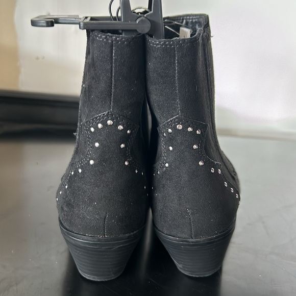 NWT Boot Black with silver accent - Picture 4 of 5